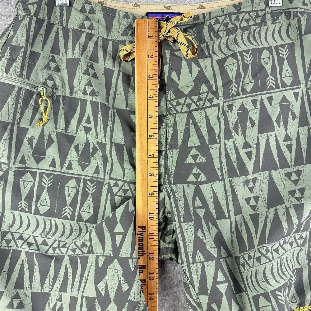 Patagonia Wayfarer Board Shorts Mens 32 Atzec Geometric Swim Trunks Beach Surf
